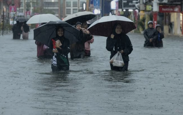 11 Ribu Warga Terdampak Banjir Parah di Tujuh Negara Bagian Malaysia